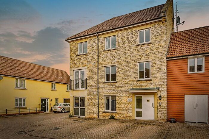 2 Bedroom Apartment For Sale In Garston Mead, Frome, BA11