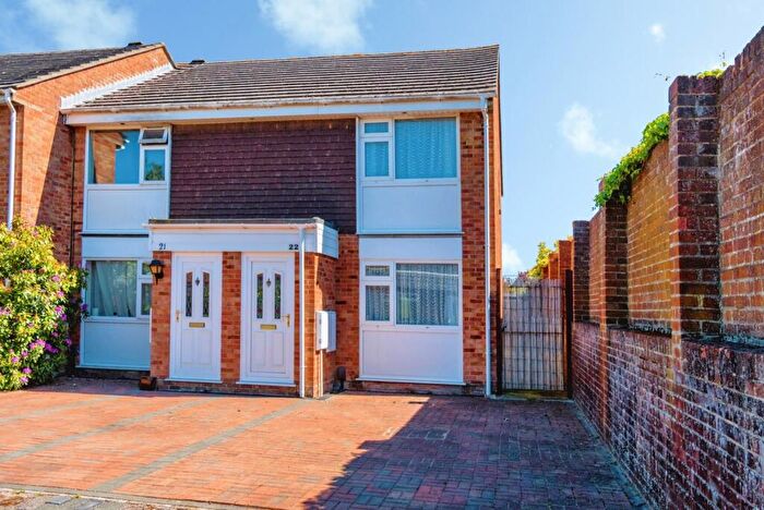 2 Bedroom End Of Terrace House For Sale In Charles Knott Gardens, Southampton, Hampshire, SO15