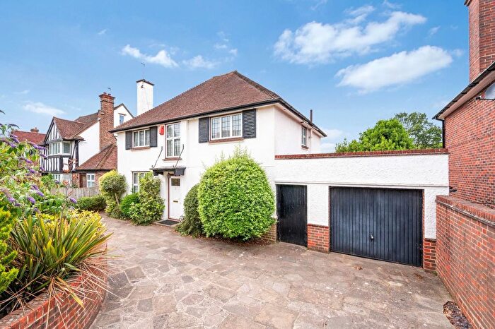 4 Bedroom Detached House For Sale In Alexandra Road, Epsom, KT17