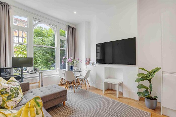2 Bedroom Flat To Rent In Peterborough Road, London, SW6
