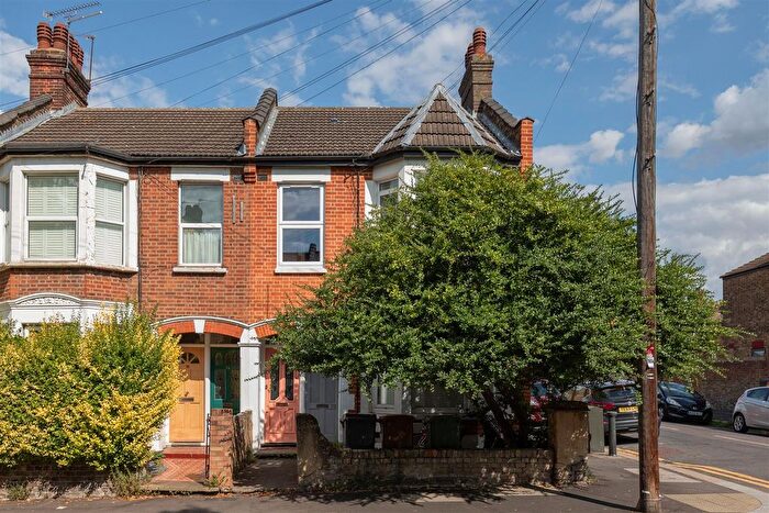 2 Bedroom Flat For Sale In Howard Road, Walthamstow, E17