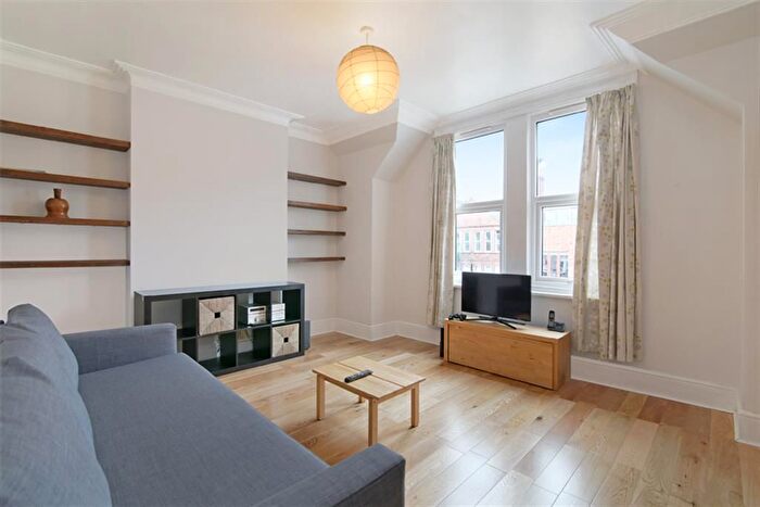 2 Bedroom Flat To Rent In Denmark Mansions, Coldharbour Lane, SE5