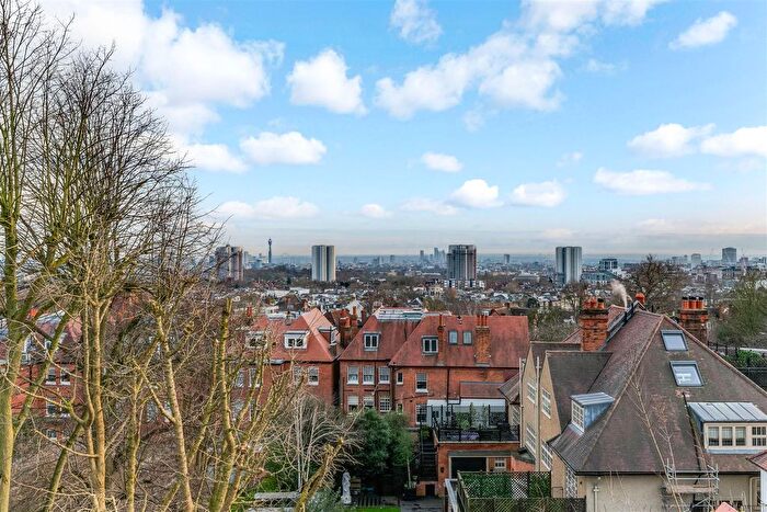 3 Bedroom Flat For Sale In Lyndhurst Road, Hampstead, London, NW3