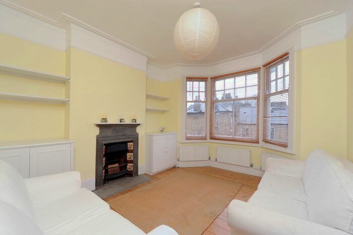 2 Bedroom Flat To Rent In Marcus Street, London, SW18