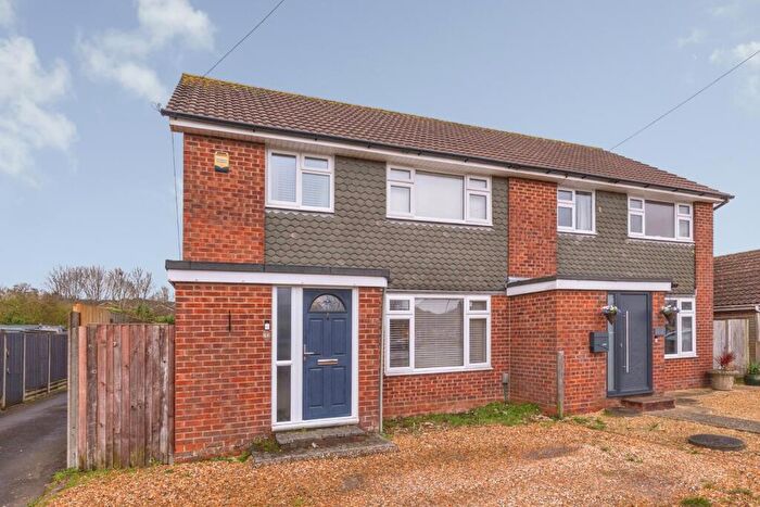 3 Bedroom Semi Detached House For Sale In Lovedean Lane, Waterlooville, Hampshire, PO8