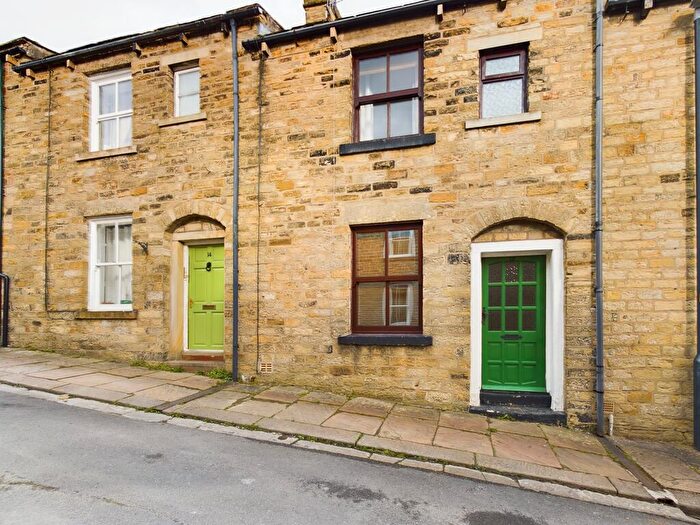 2 Bedroom Terraced House To Rent In Queen Street, Skipton, BD23