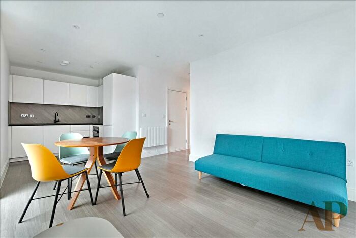 1 Bedroom Flat To Rent In Darjeeling House, Slough, London, SL1