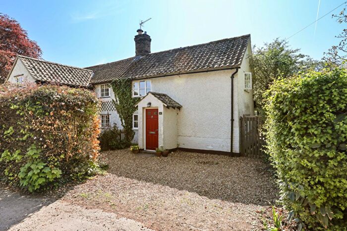 3 Bedroom Semi-Detached House For Sale In Haslingfield Road, Harlton, CB23