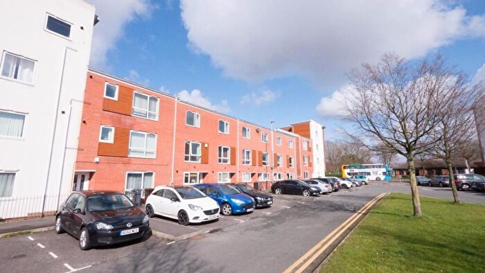 4 Bedroom House To Rent In Flixton Road, Manchester, M13
