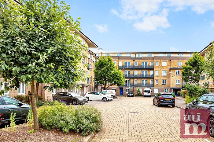 1 Bedroom Flat To Rent In Hereford Road, London, E3