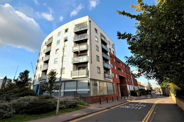 2 Bedroom Flat To Rent In Ashleigh Court, Loates Lane, Watford, WD17