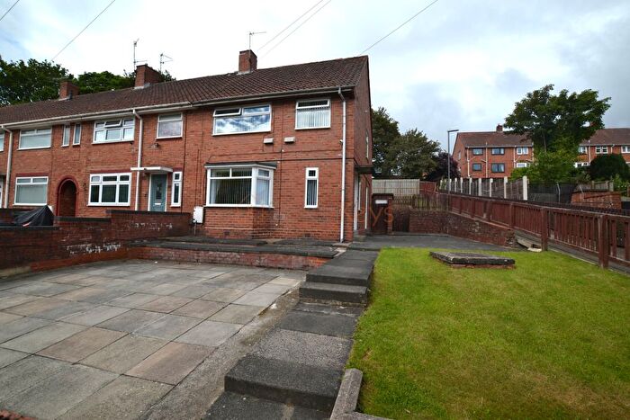 3 Bedroom Flat For Sale In Chiltern Gardens, Lobley Hill, Gateshead, NE11