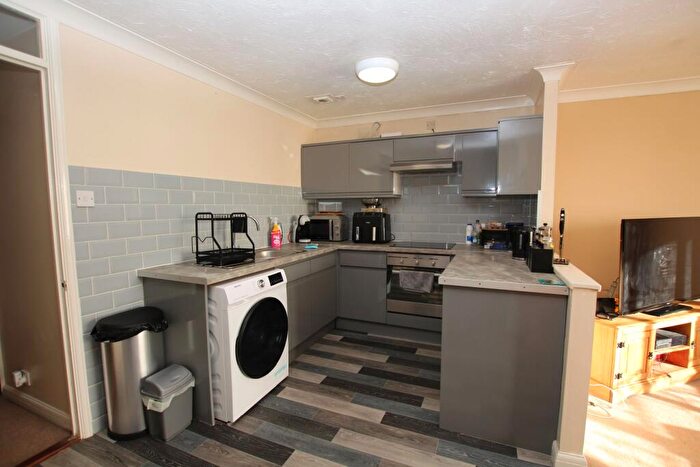 1 Bedroom Apartment For Sale In Parklands Court, Saxmundham Way, Clacton-on-Sea, CO16