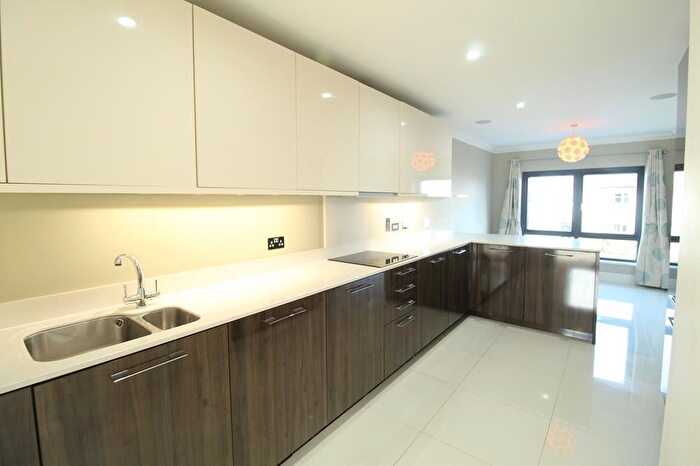 4 Bedroom Town House To Rent In Oakhill Grange, Aberdeen, AB15