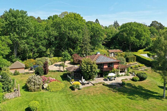 5 Bedroom Detached House For Sale In Wellingtonia Avenue, Crowthorne, RG45