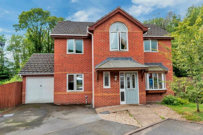 4 Bedroom Detached House For Sale In The Oaks, Trevor, Llangollen, LL20