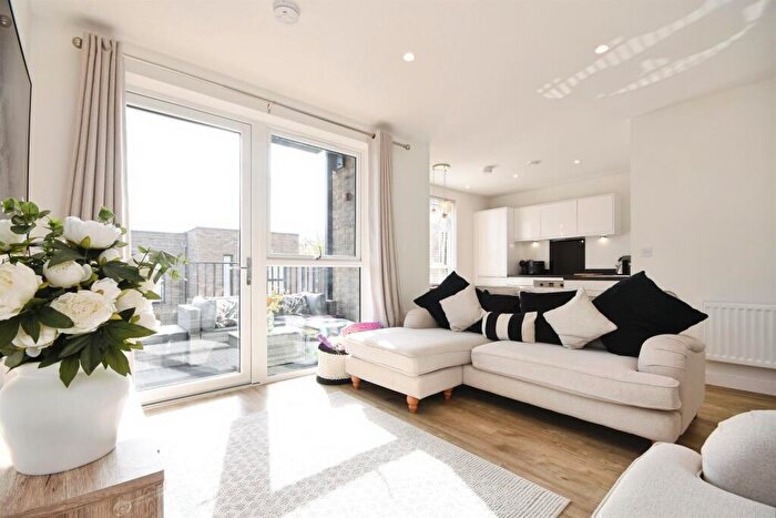 2 Bedroom Apartment For Sale In Peregrine Drive, Great Warley, Brentwood, CM13