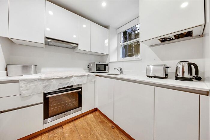 2 Bedroom Flat To Rent In Camden Road, London, NW1