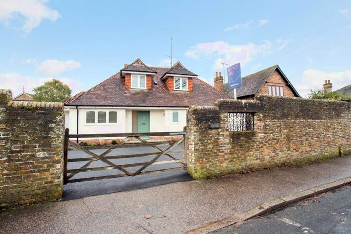 4 Bedroom Detached House To Rent In Milnwood Road Horsham, RH12