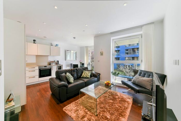 1 Bedroom Apartment To Rent In Finsbury Court, Queensland Terrace, Islington, N7