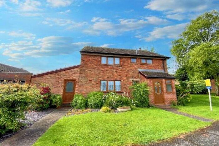 3 Bedroom Property To Rent In Friars Walk, Newton, Nottingham, NG13