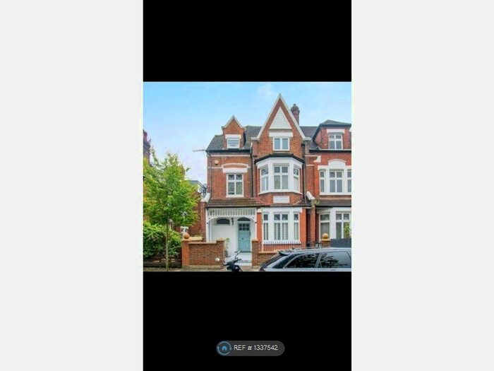 3 Bedroom Flat To Rent In Fairlawn Avenue, London, W4