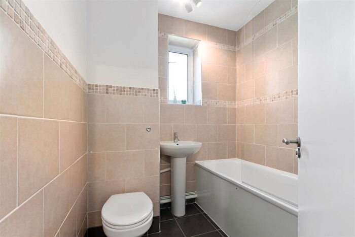 1 Bedroom Flat For Sale In Lilleshall Road, Morden, SM4