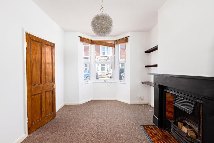 3 Bedroom Terraced House For Sale In Oak Road, Horfield, BS7