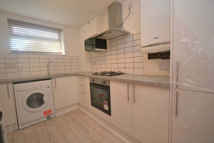 3 Bedroom Ground Flat To Rent In North Sherwood Street, Nottingham, NG1