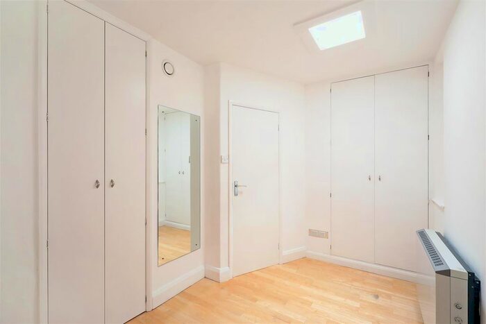 1 Bedroom Flat To Rent In Kersfield Road, London, SW15