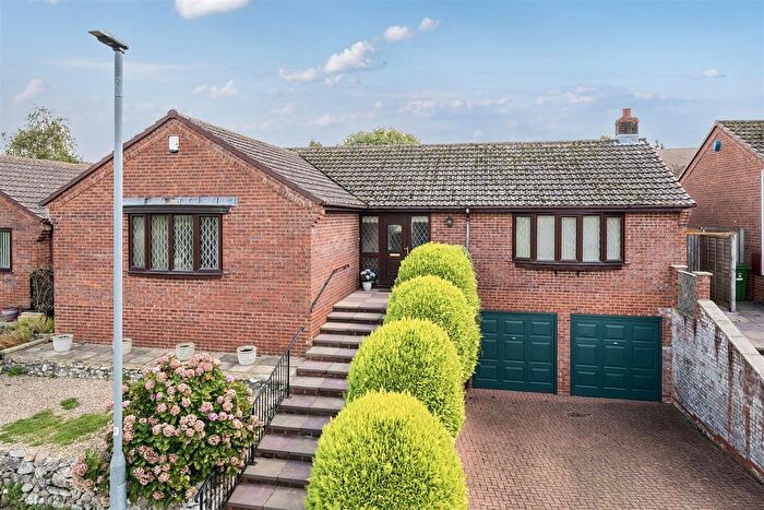 3 Bedroom Detached Bungalow For Sale In Latches Walk, Axminster, EX13