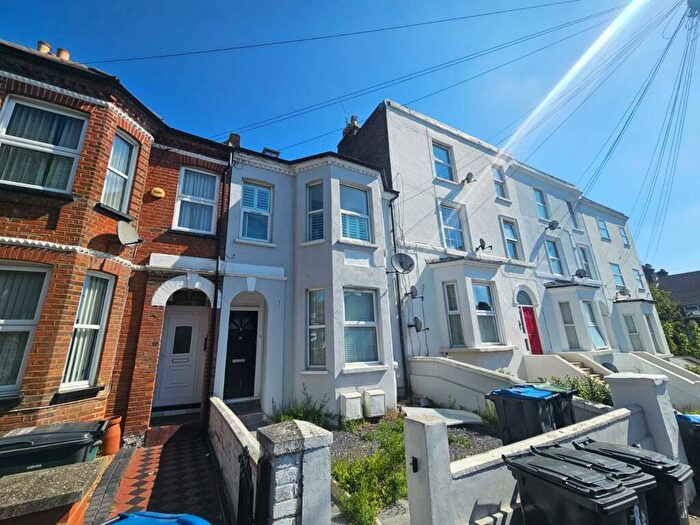 3 Bedroom Maisonette To Rent In St. Mary's Road, London, SE25