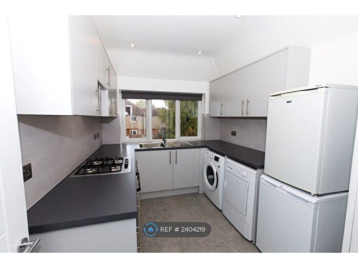 1 Bedroom Flat To Rent In Parkside Way, Harrow, Middlesex, HA2