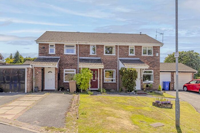 2 Bedroom Town House For Sale In Crompton Grove, Trentham, Stoke On Trent, ST4