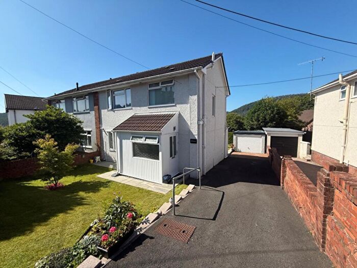 3 Bedroom Semi-Detached House For Sale In Pentrepiod Road, Pontnewynydd, Pontypool, NP4