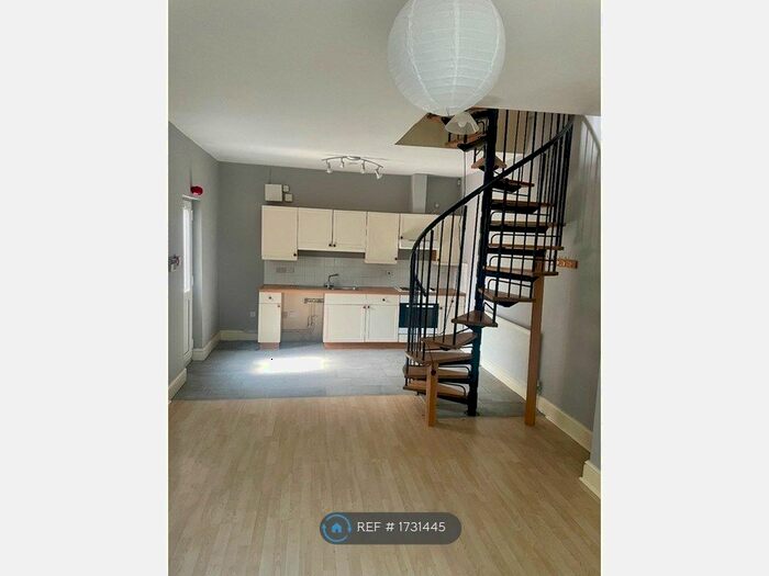 2 Bedroom Maisonette To Rent In Gloucester Rd North, Bristol, BS7