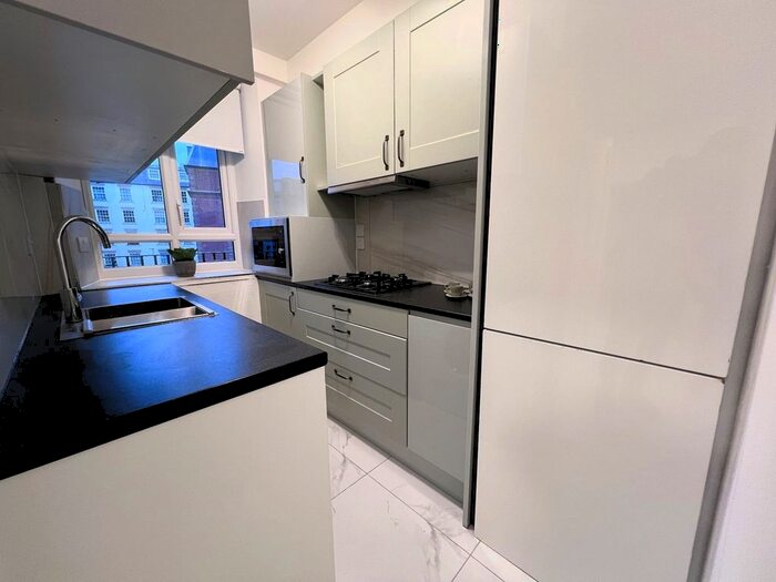 3 Bedroom Flat To Rent In North End Road, West Kensington, W14
