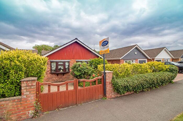4 Bedroom Semi-Detached Bungalow For Sale In Milton Road, Cowplain, PO8