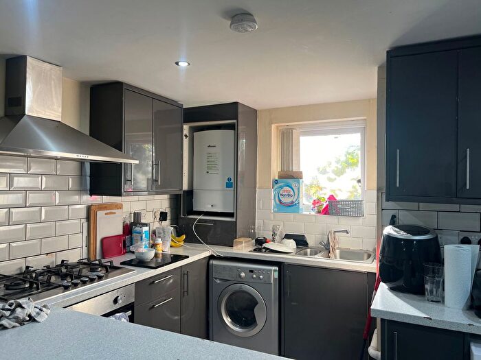 6 Bedroom Detached House To Rent In Derby Grove, Nottingham, NG7