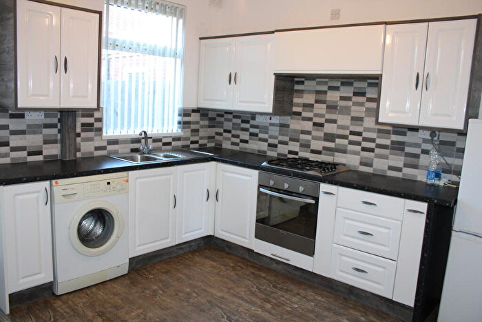 2 Bedroom House To Rent In Fox Crescent, Fernley Road, Sparkhill, B11