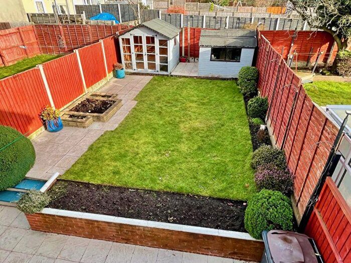 3 Bedroom Semi-Detached House For Sale In Warren Road, Kingstanding, Birmingham, B44