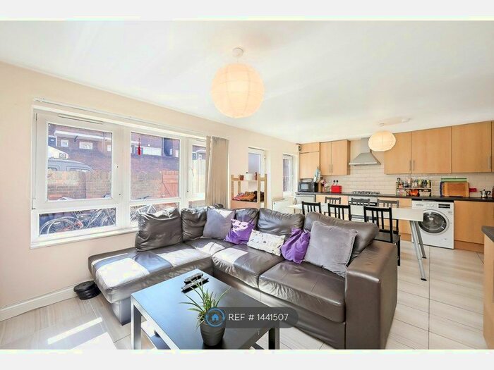 5 Bedroom Flat To Rent In Albany Close, London, N15