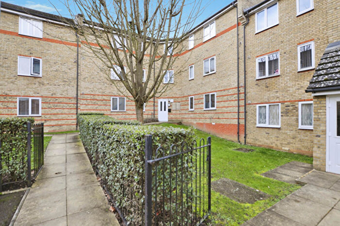 2 Bedroom Flat To Rent In Parkinson Drive, Chelmsford, Essex, CM1
