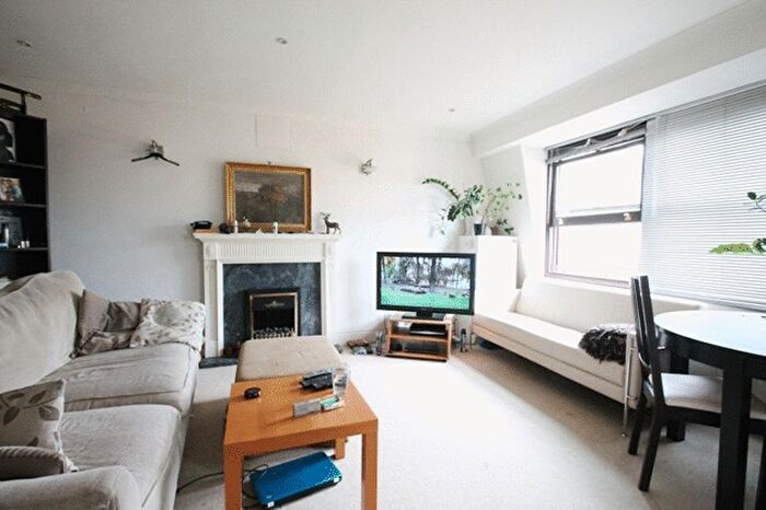 1 Bedroom Flat To Rent In Wood Close, E2