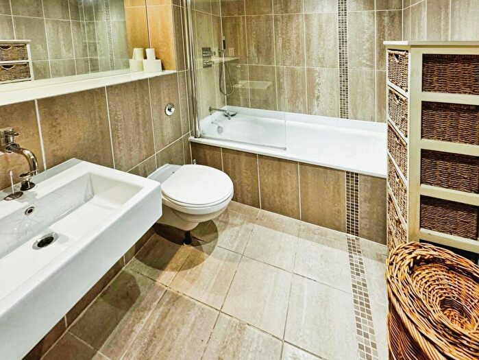 1 Bedroom Flat To Rent In Trinity One, East Street, Leeds, West Yorkshire, LS9