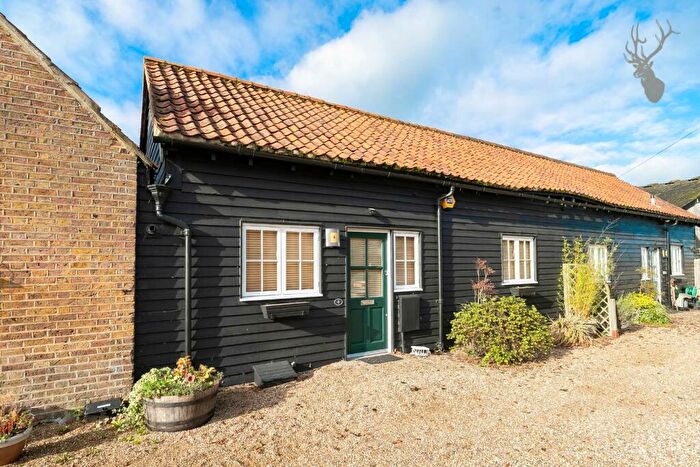 2 Bedroom Barn Conversion To Rent In Bury Lane, Epping, CM16