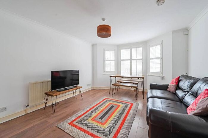 1 Bedroom Flat To Rent In Agnes Street, Limehouse, London, E14