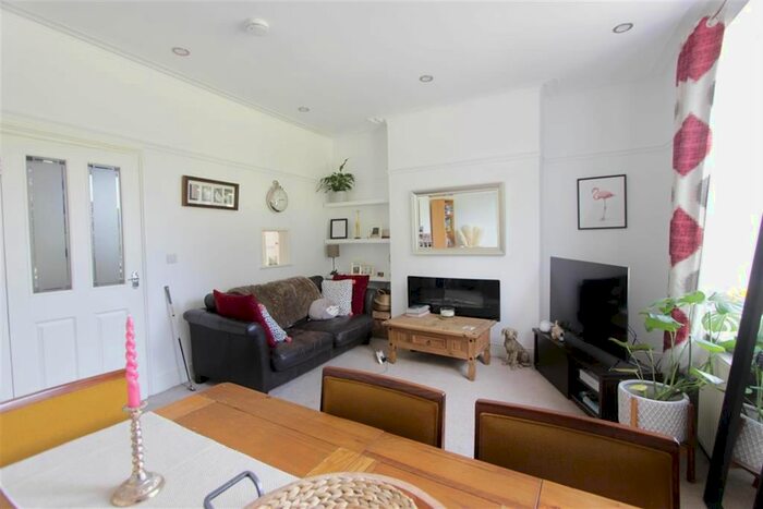 2 Bedroom Flat To Rent In Onslow Road, Sheffield, S11