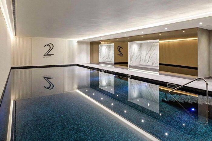 2 Bedroom Flat To Rent In Beech Hill, Hadley Wood, EN4