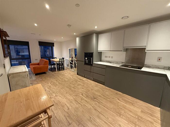 1 Bedroom Apartment To Rent In The Phoenix, Saxton Road, Leeds, LS9